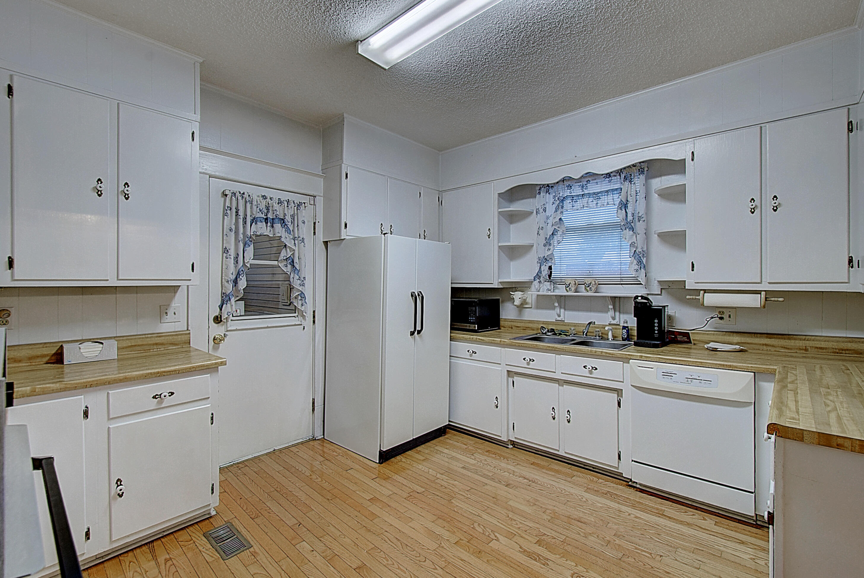 206 2nd Street Erwin, TN 37650 - Photo 19 of 48 DSC_0100And8more