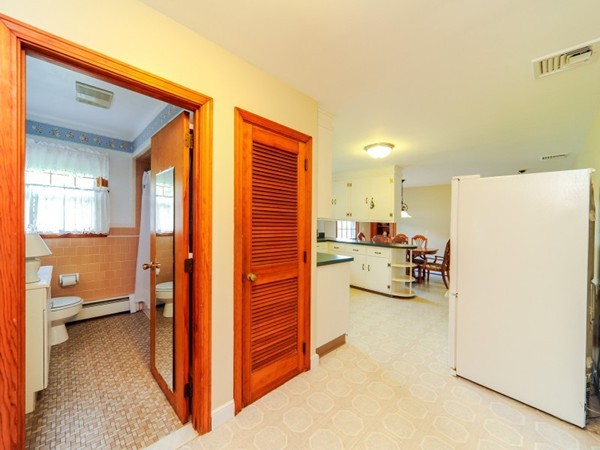 73 Fales Road Bristol, RI 02809 - Photo 8 of 18