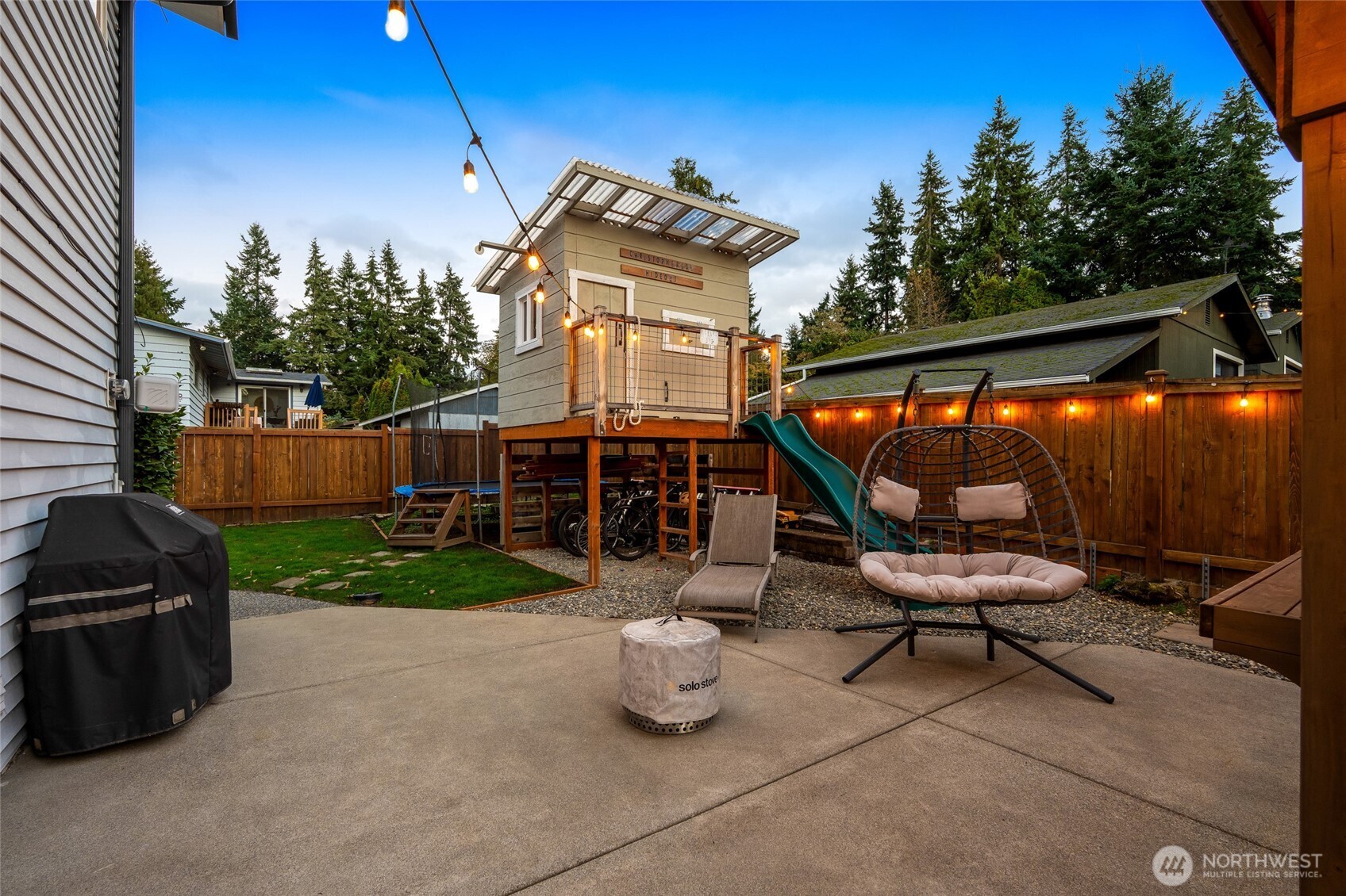 8804 209th Place Southwest Edmonds, WA 98026 - Photo 28 of 35 a view of outdoor space and deck