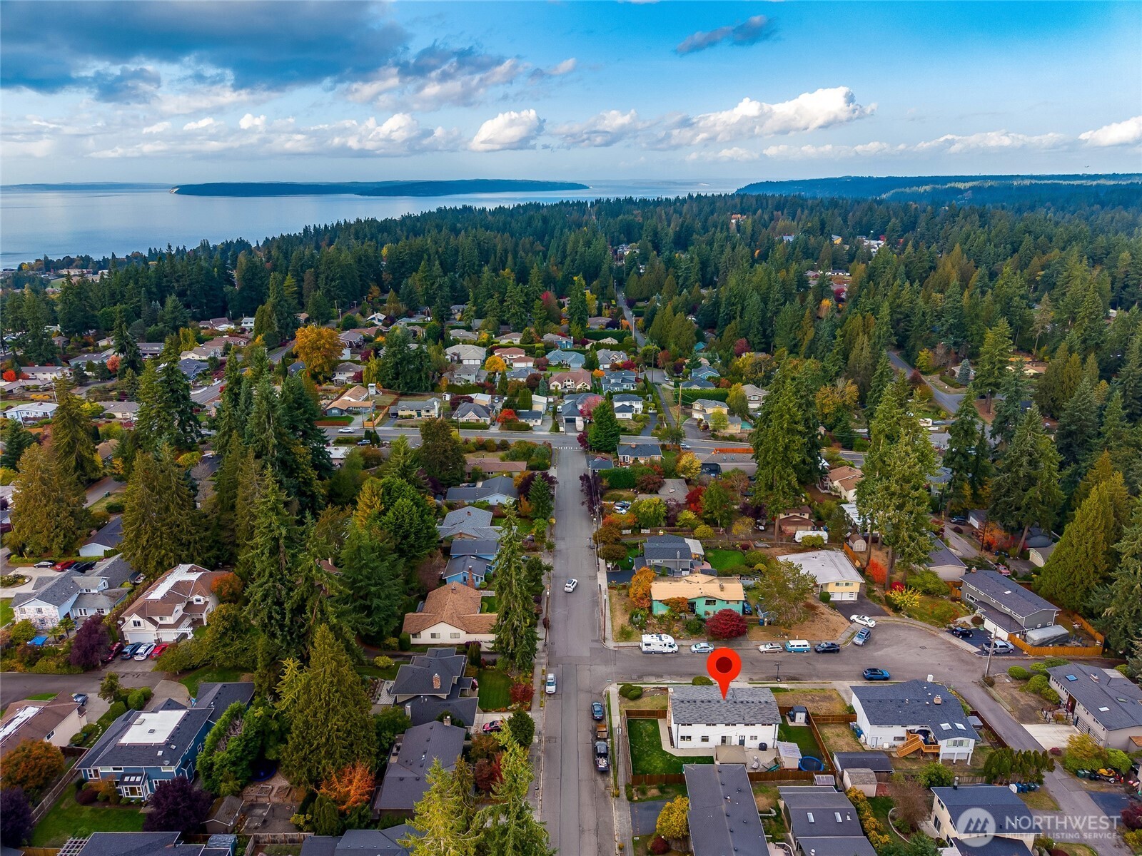 8804 209th Place Southwest Edmonds, WA 98026 - Photo 32 of 35 a view of city and mountain