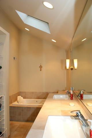 5N565 Billy Burns Road Wayne, IL 60184 - Photo 14 of 25 a bathroom with a tub and sink