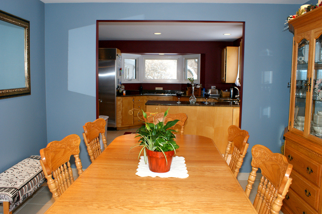 5N565 Billy Burns Road Wayne, IL 60184 - Photo 5 of 25 a dining room with furniture and a potted plant