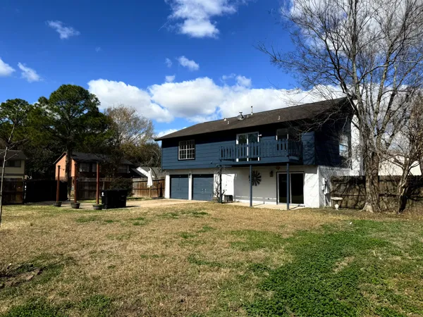 $289,000 | 402 Tresvant Drive, Houston, TX 77598