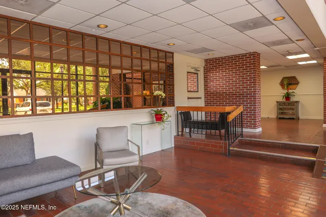 $385,000 | 1550 Le Baron Avenue, Unit 1550, Jacksonville, FL 32207