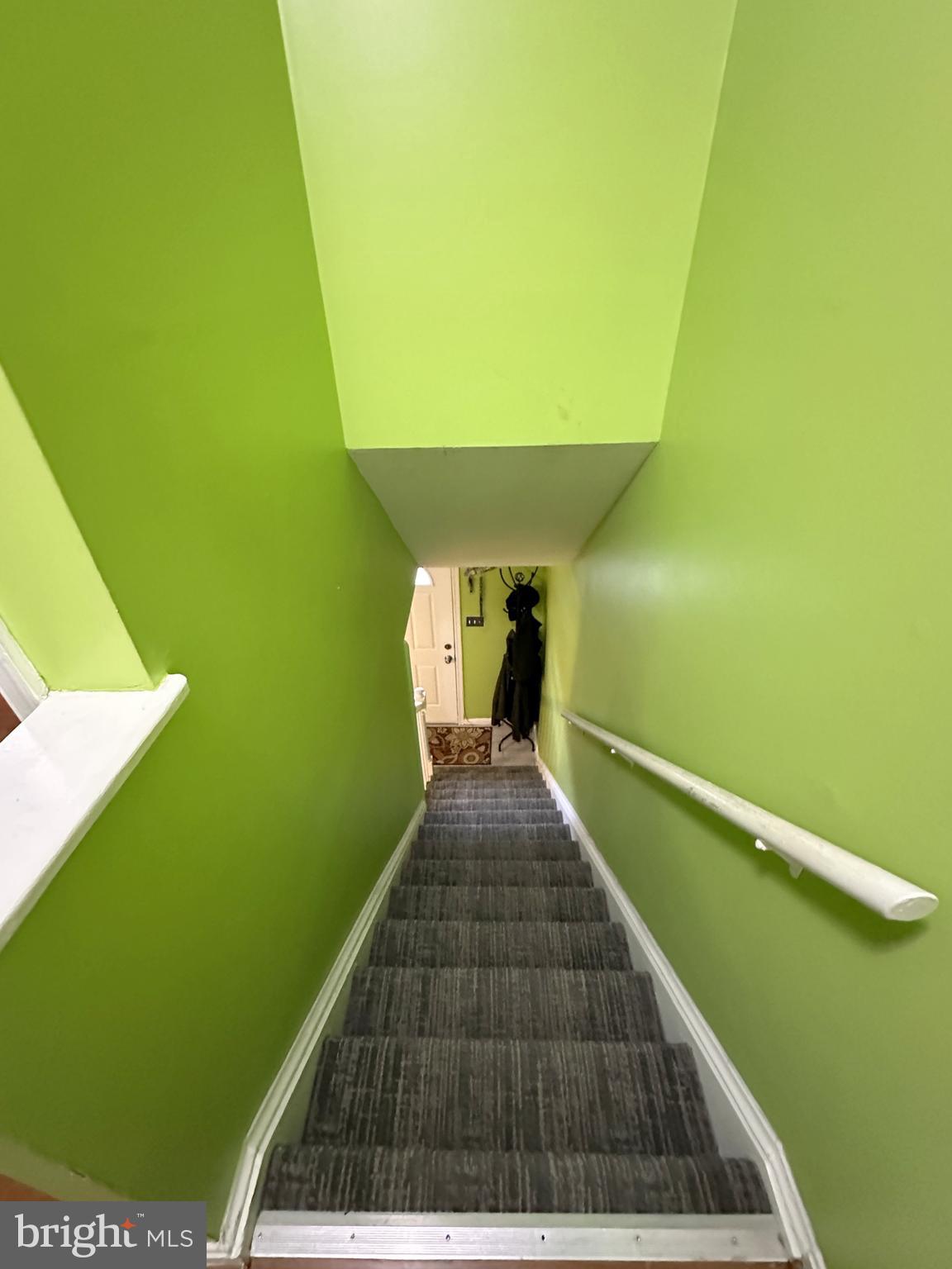 9376 Taney Road Manassas, VA 20110 - Photo 11 of 25 9376 Taney Road Stairs to Upper Level