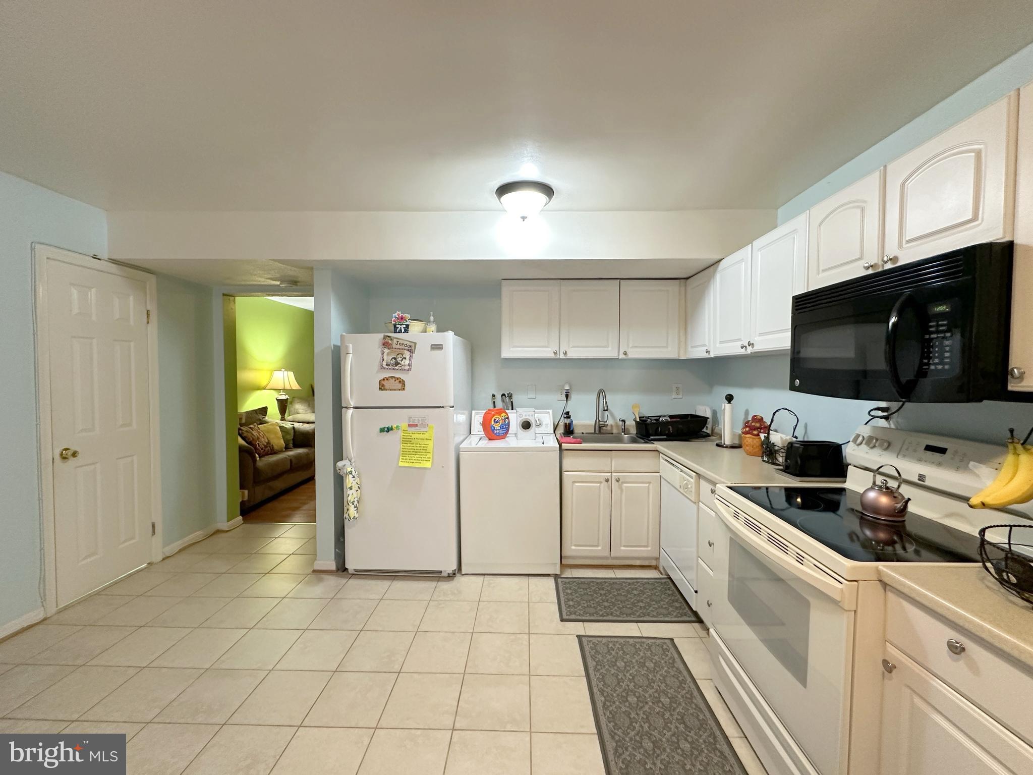 9376 Taney Road Manassas, VA 20110 - Photo 7 of 25 9376 Taney Road Kitchen