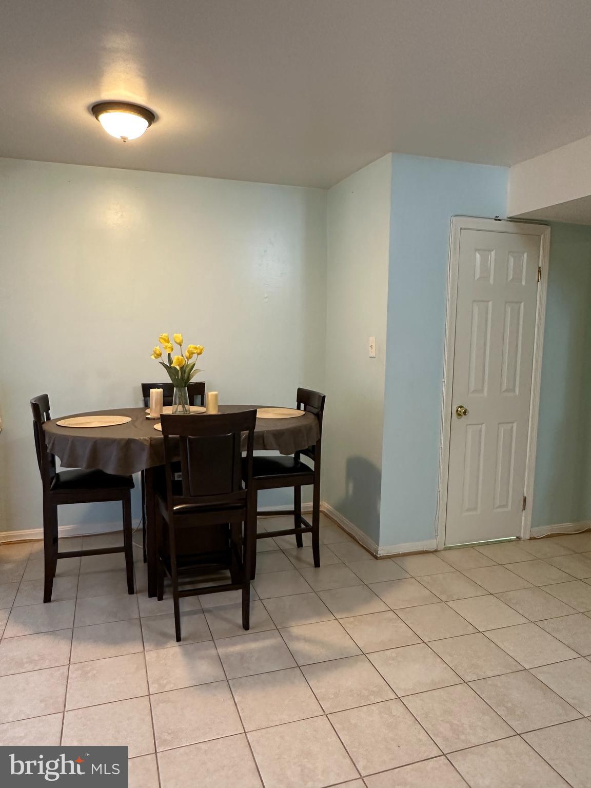 9376 Taney Road Manassas, VA 20110 - Photo 9 of 25 9376 Taney Road Breakfast Area