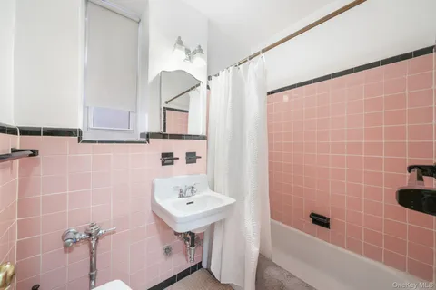 $149,999 | 2 Louisiana Avenue, Unit 4H, Bronxville, NY 10708
