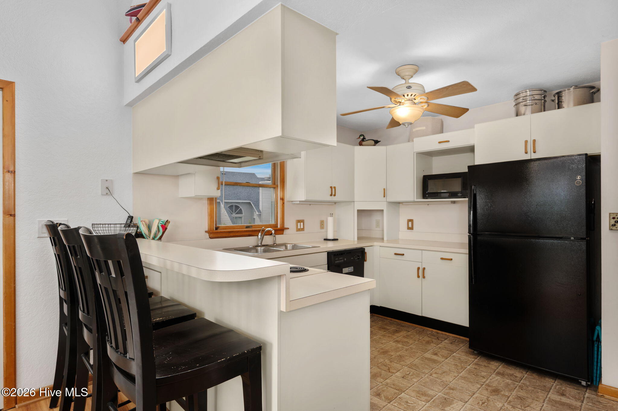120 Jaycrest Road Duck, NC 27949 - Photo 9 of 77 11-web-or-mls-120-Jaycrest-TL-Kitchen