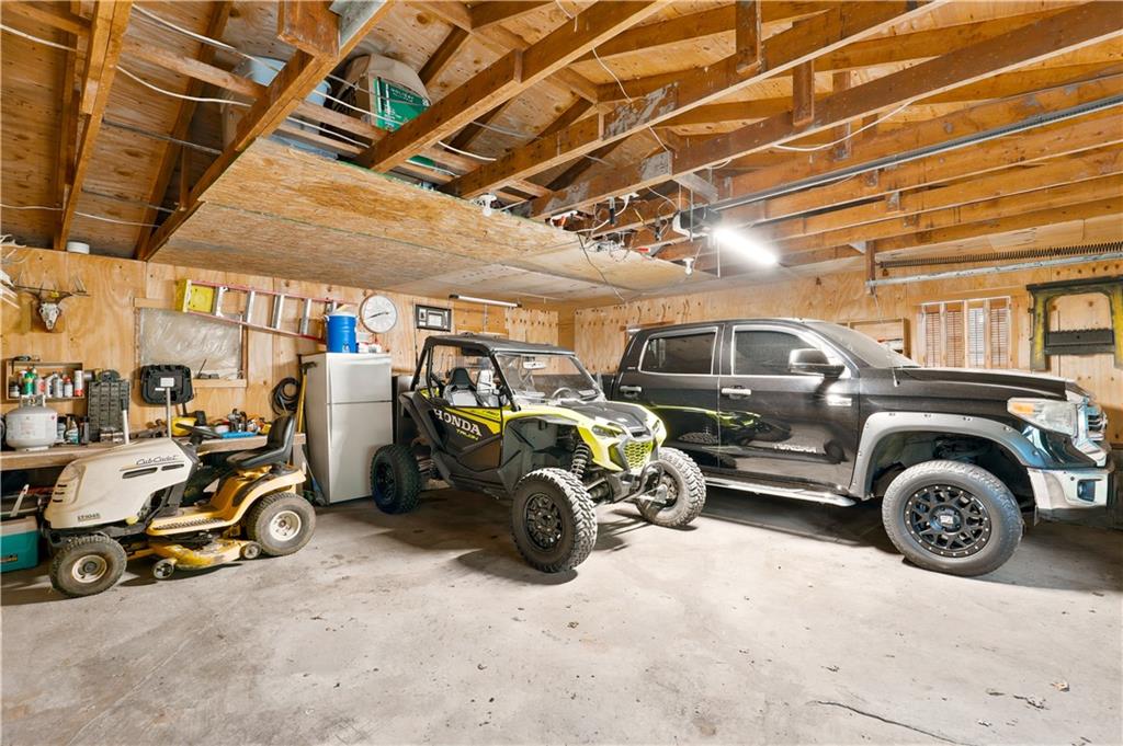485 Scullton Road Rockwood, PA 15557 - Photo 20 of 27 a view of car garage