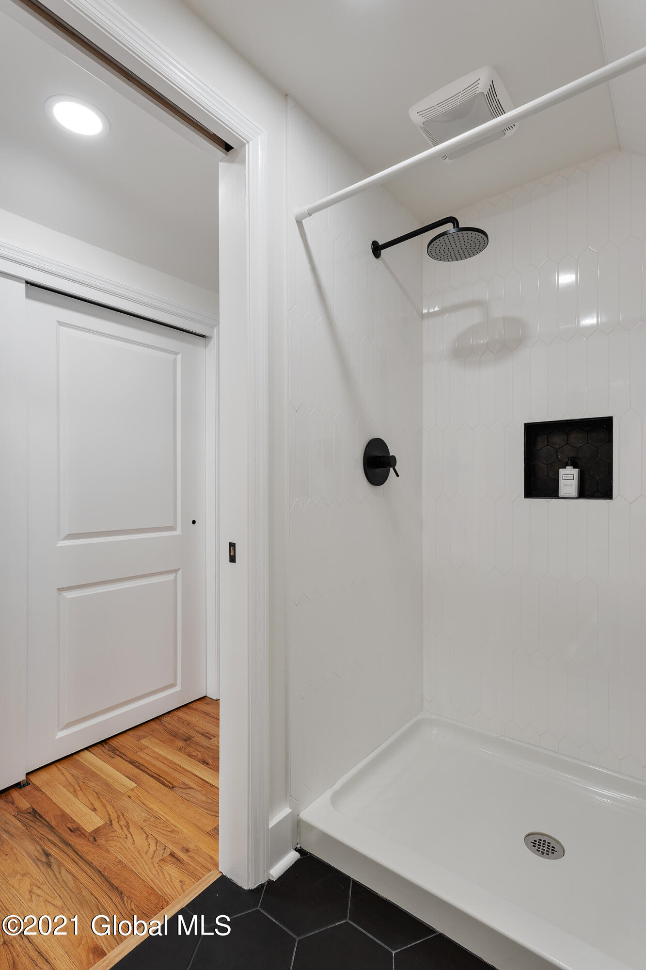 1374 Valencia Road Niskayuna, NY 12309 - Photo 25 of 32 Ensuite Shower