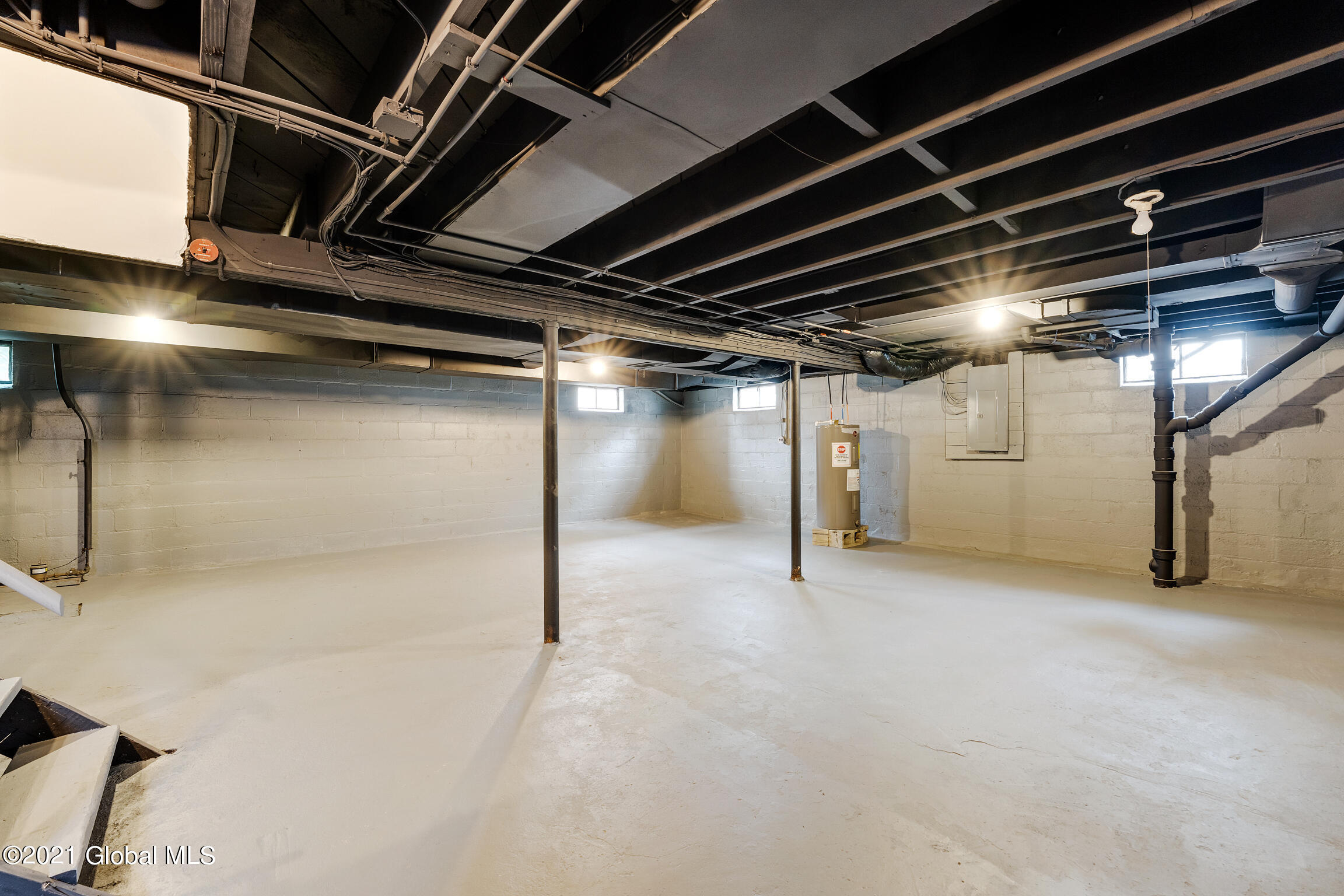 1374 Valencia Road Niskayuna, NY 12309 - Photo 27 of 32 Basement