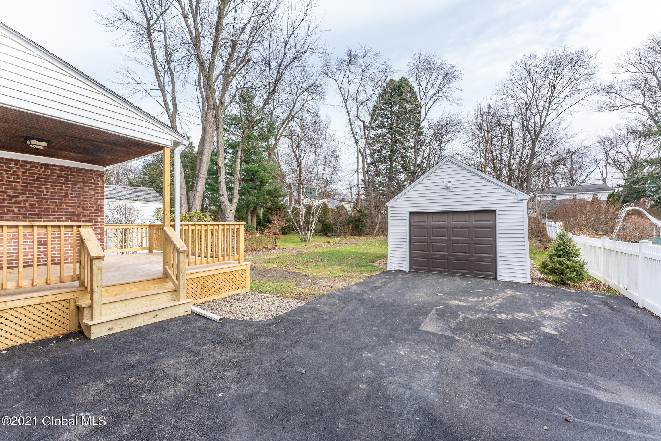 1374 Valencia Road Niskayuna, NY 12309 - Photo 29 of 32 Garage Detached