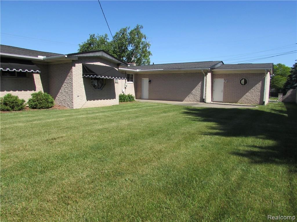 15325 Reeck Road Southgate, MI 48195 - Photo 11 of 34 IMG_1252.JPG