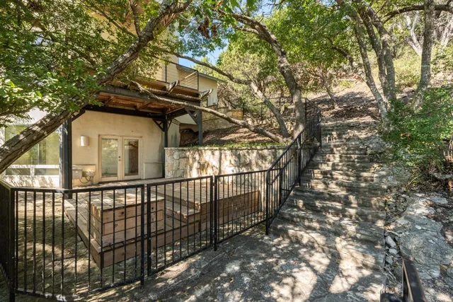 $875,000 | 5310 Scenic View Drive, Austin, TX 78746