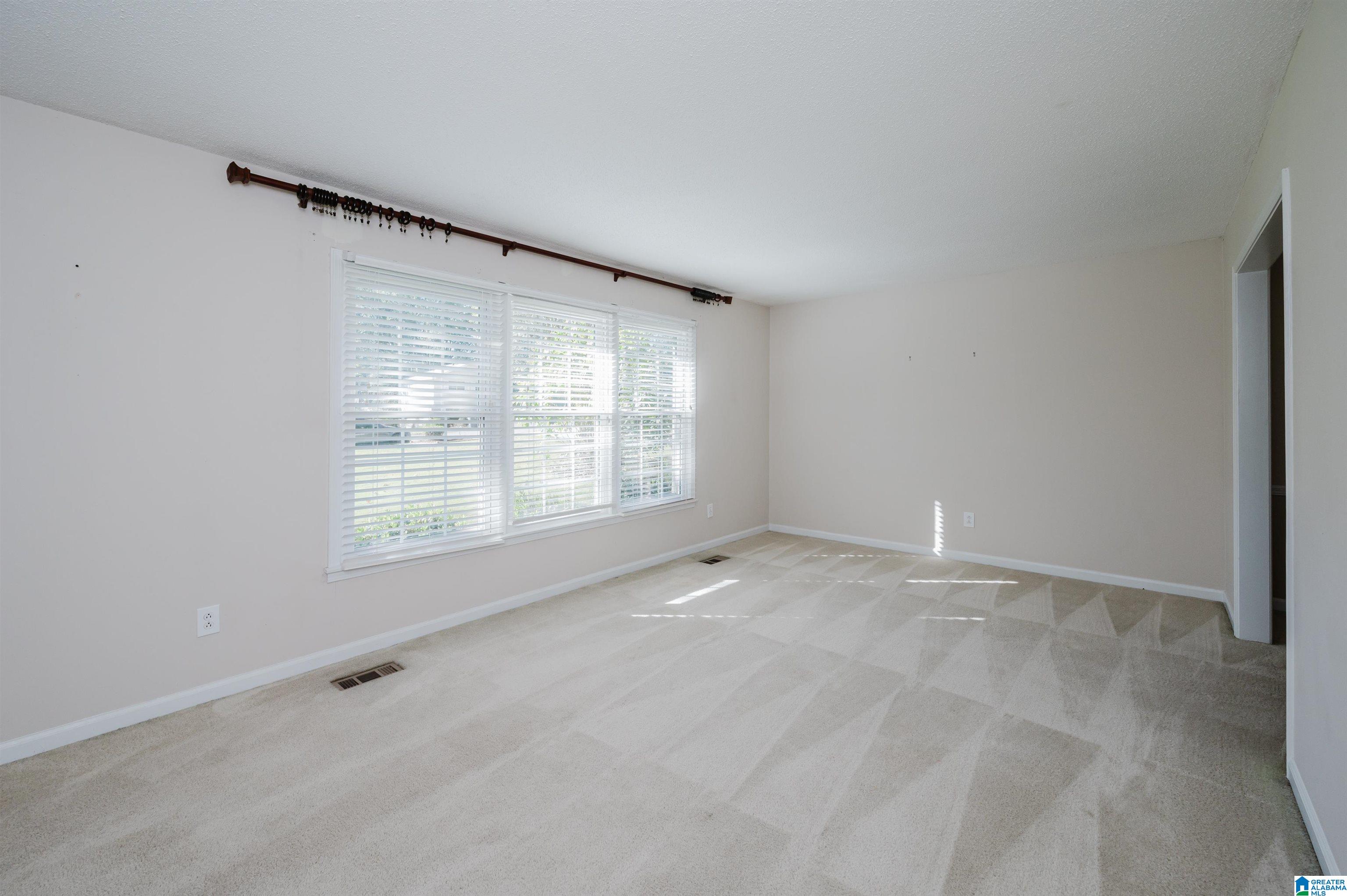984 Ryecroft Road Pelham, AL 35124 - Photo 7 of 46