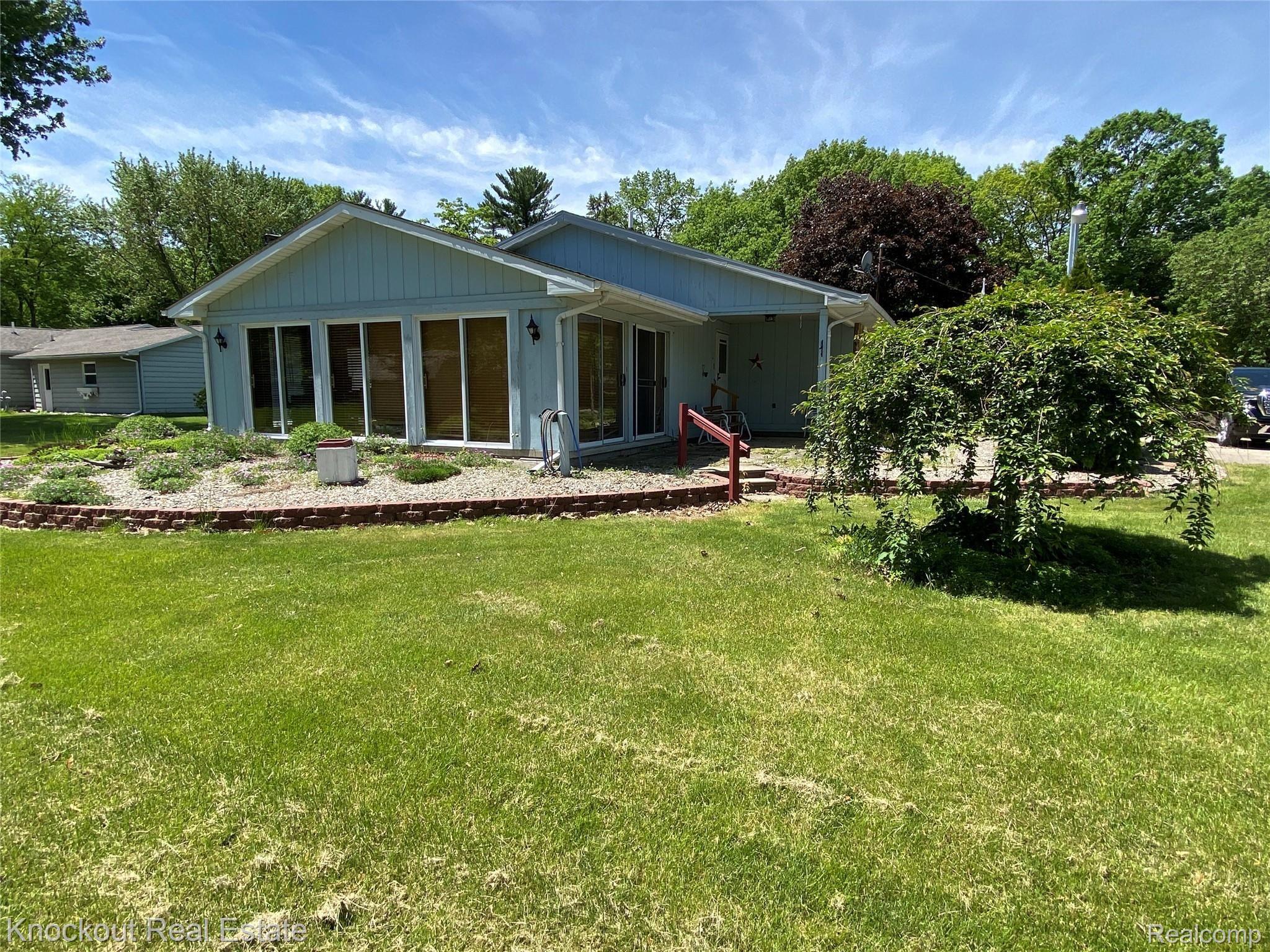1561 South Beyer Road Saginaw, MI 48601 - Photo 18 of 22 Photo Jun 01, 1 04 15 PM.jpg