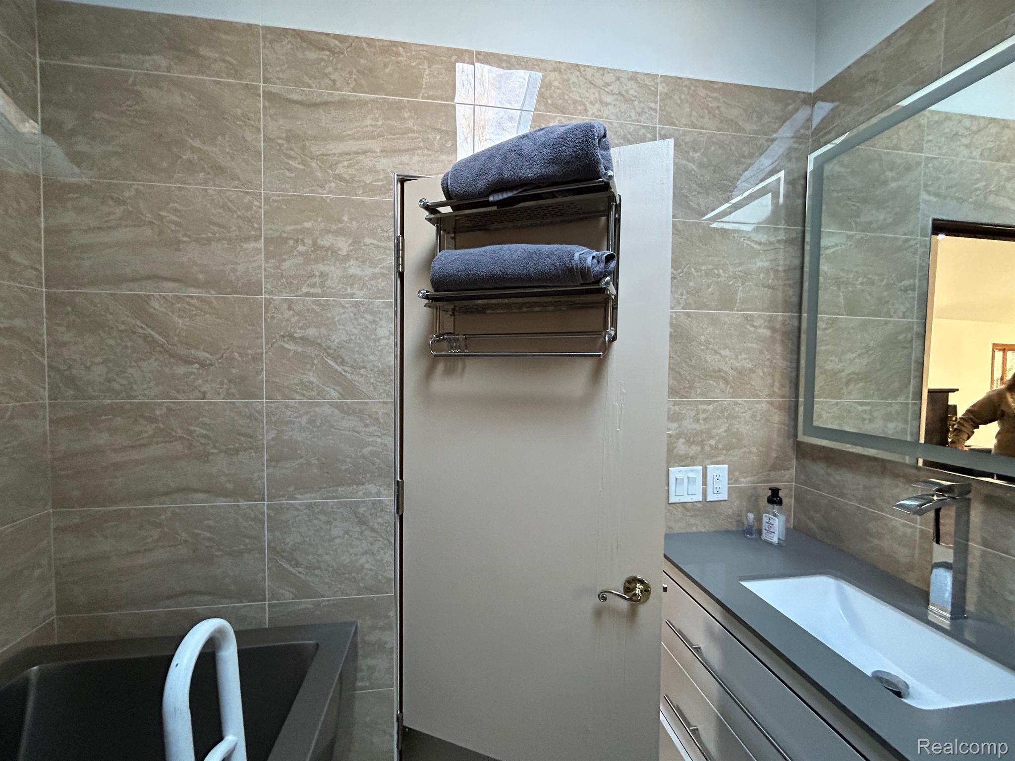 1122 Mill Valley Street Rochester, MI 48306 - Photo 19 of 40 Gallery Image 19