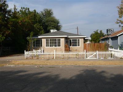 1140 B Street Reedley, CA 93654 - Photo 1 of 6