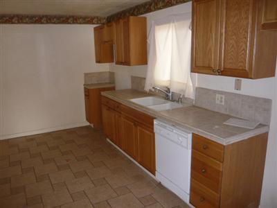 1140 B Street Reedley, CA 93654 - Photo 2 of 6