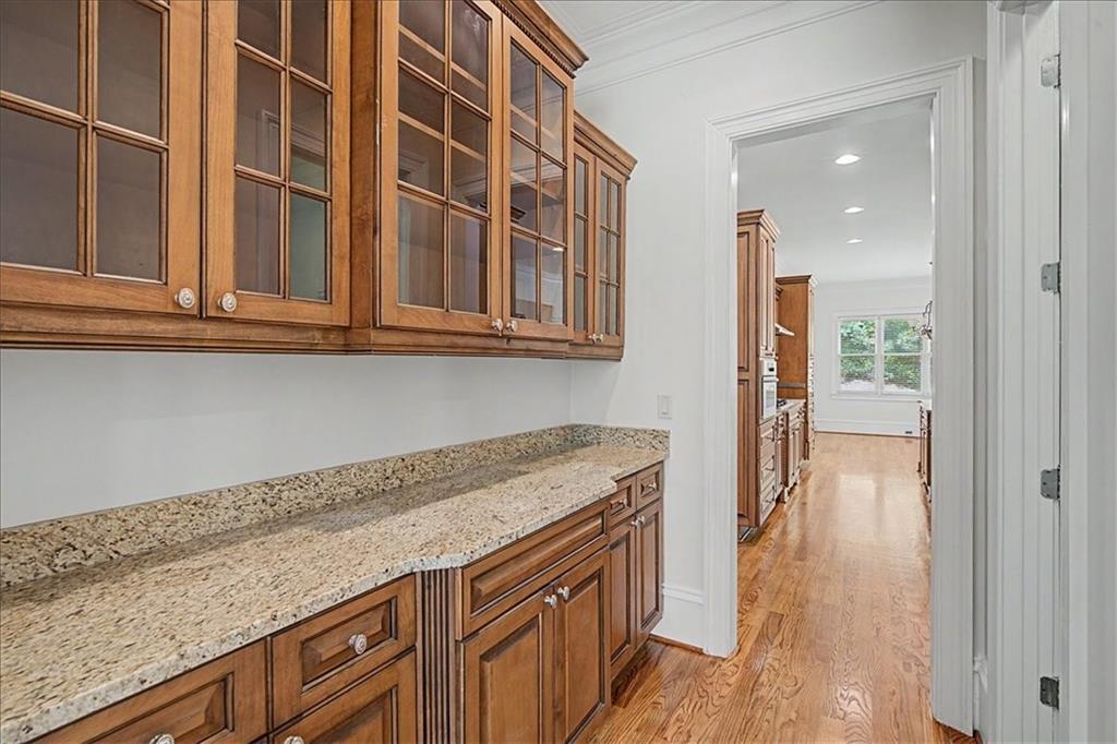3880 Stratford Walk Circle Atlanta, GA 30342 - Photo 9 of 48