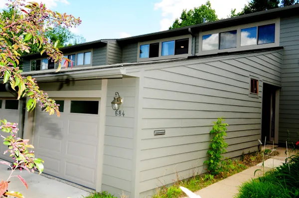$1,900 | 684 Peninsula Court, Ann Arbor, MI 48105