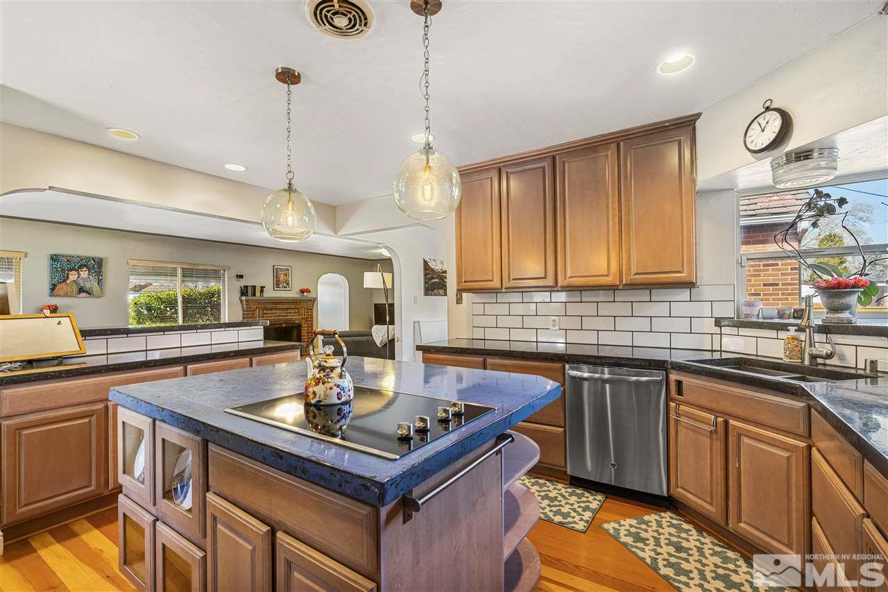 190 Circle Drive Reno, NV 89509 - Photo 12 of 30 Photo 13
