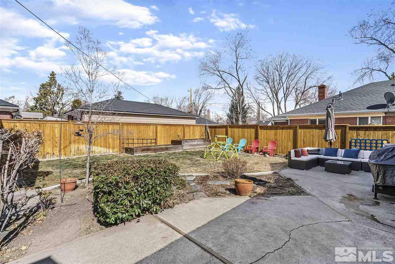 190 Circle Drive Reno, NV 89509 - Photo 4 of 30 Photo 4