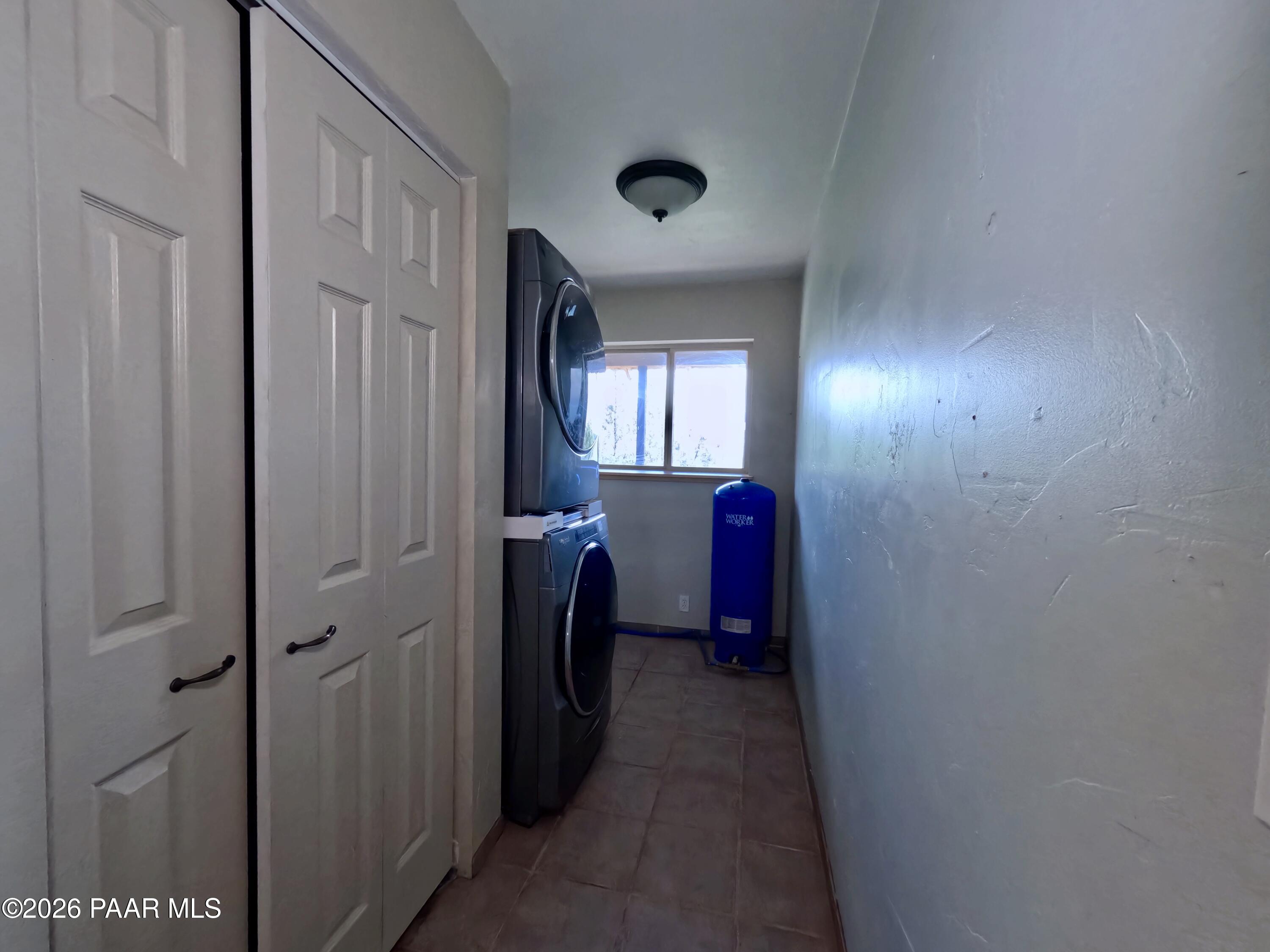 33867 West Whiskey River Road Seligman, AZ 86337 - Photo 16 of 50 Laundry