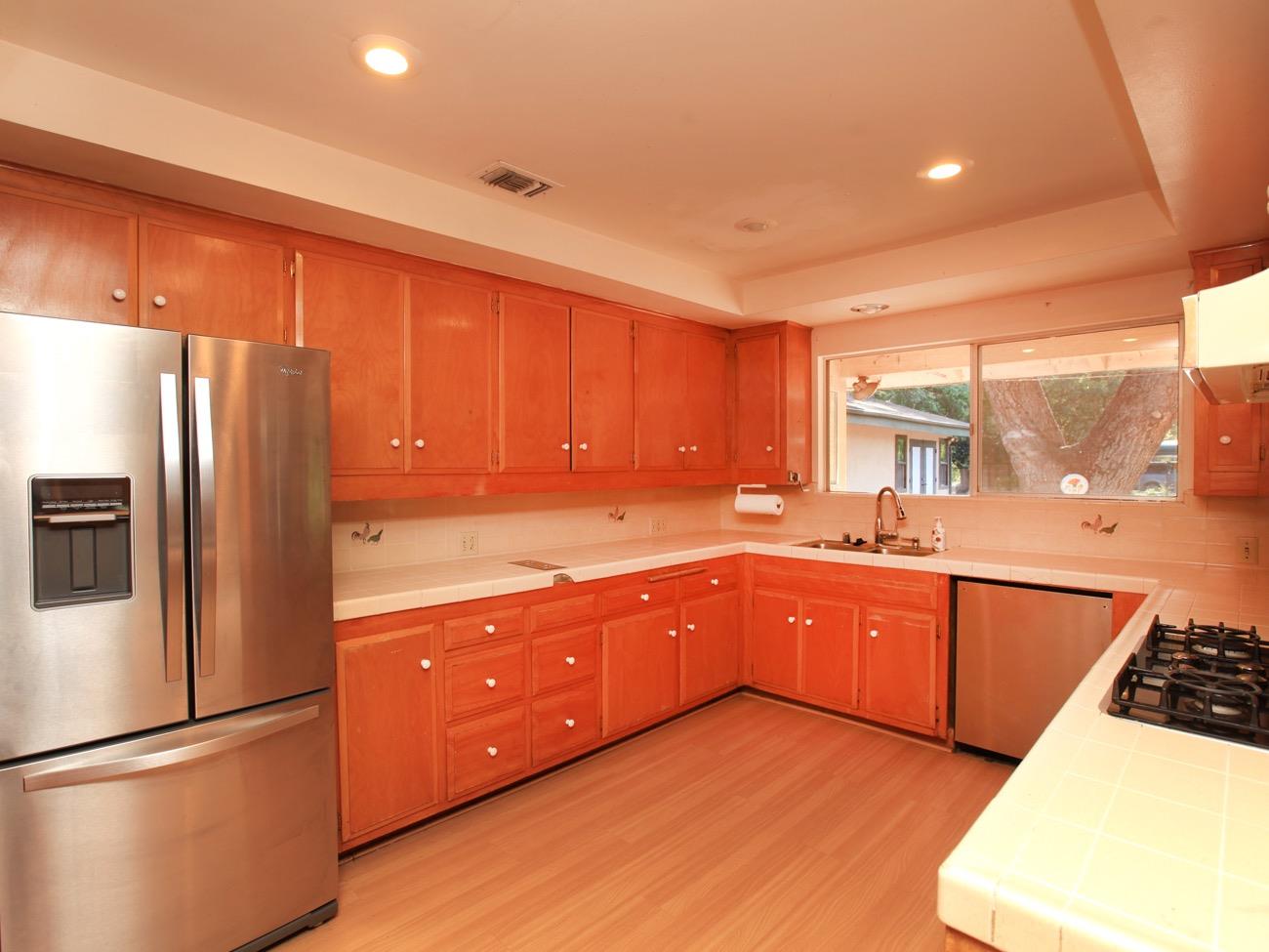 465 Del Norte Road Ojai, CA 93023 - Photo 11 of 48 Main House Kitchen