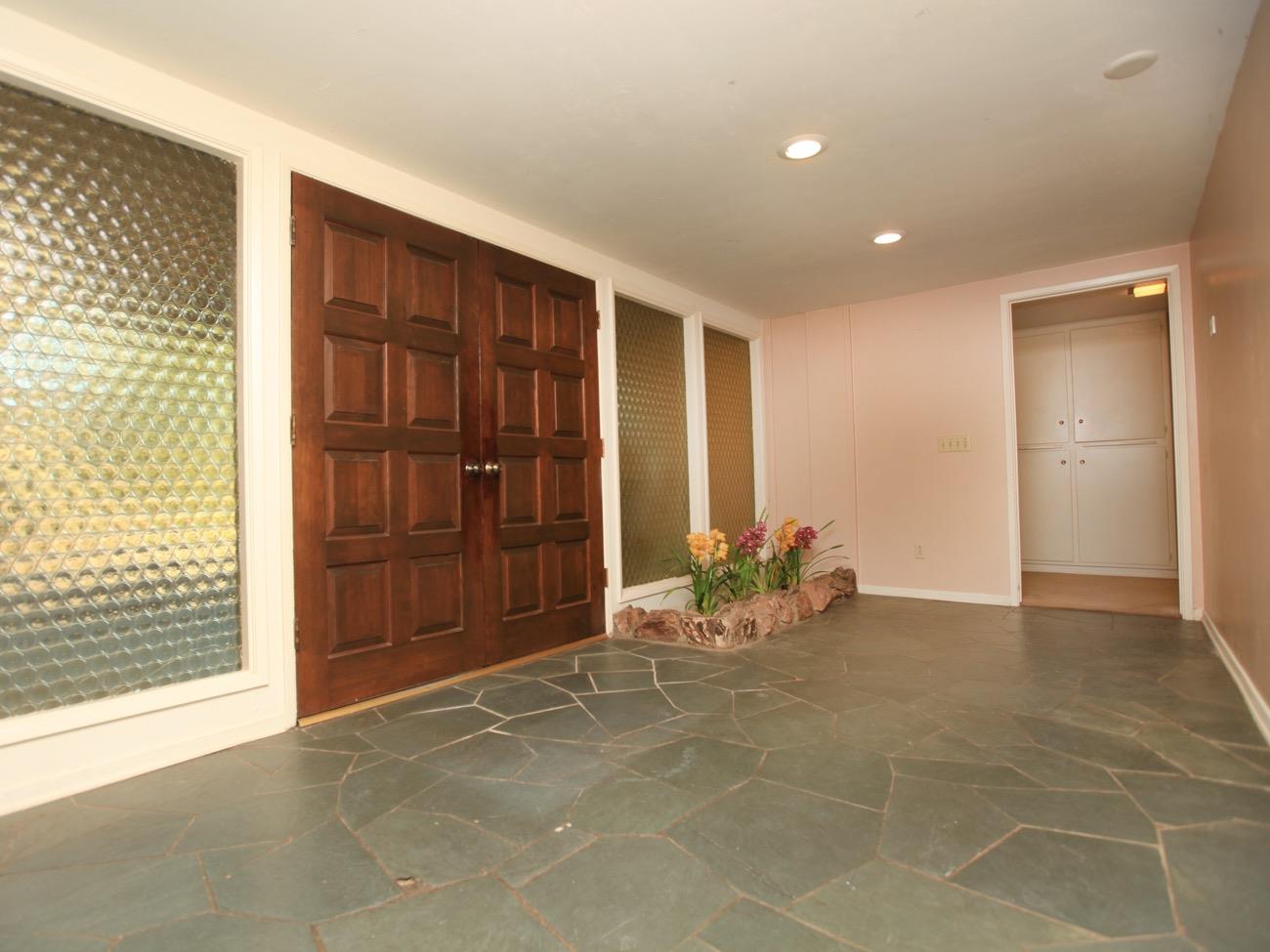 465 Del Norte Road Ojai, CA 93023 - Photo 7 of 48 Entry Area leading to Bedroom Bathroom wing of the House