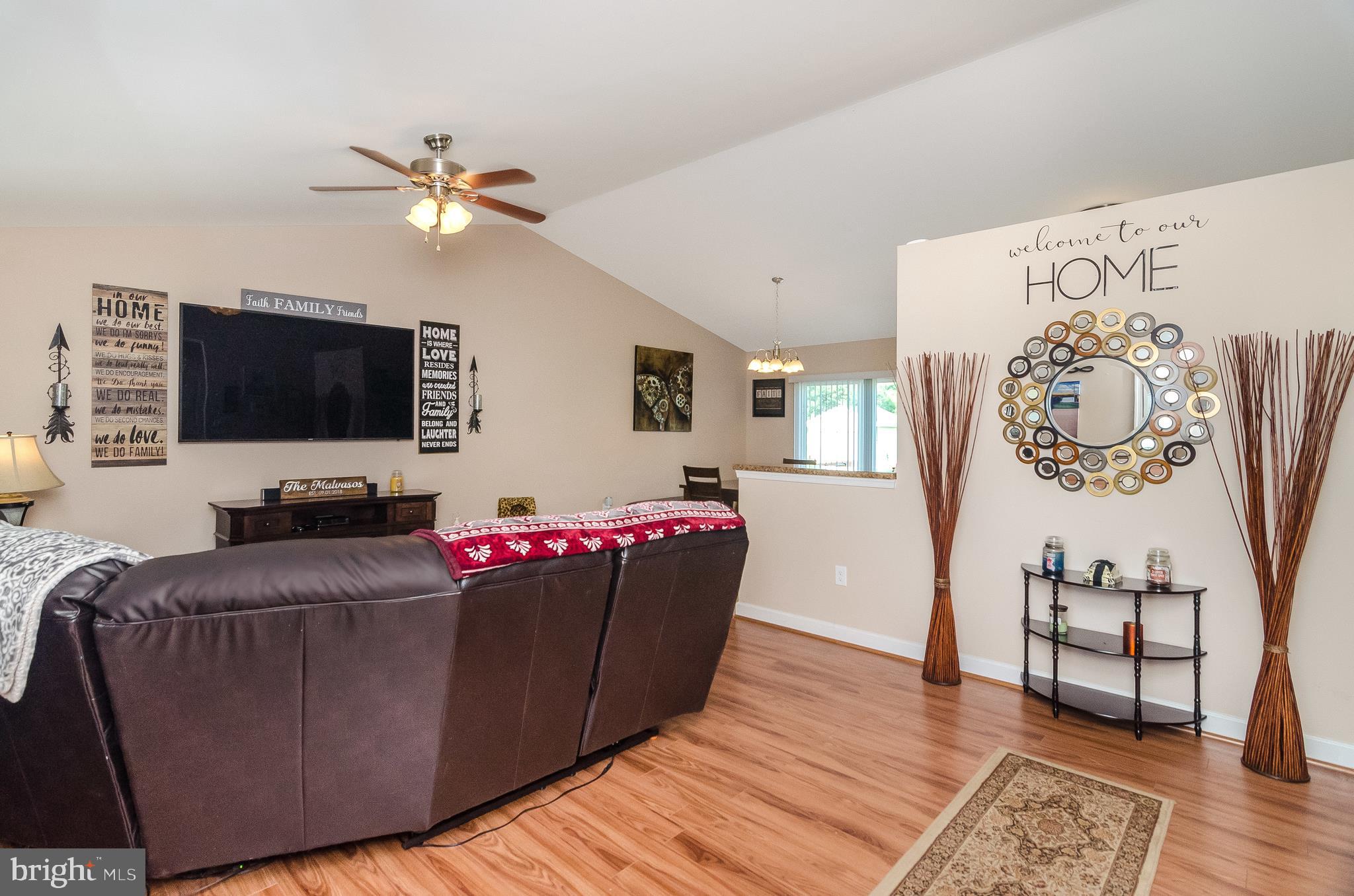 1593 Bowie Road Colonial Beach, VA 22443 - Photo 2 of 41 Great room