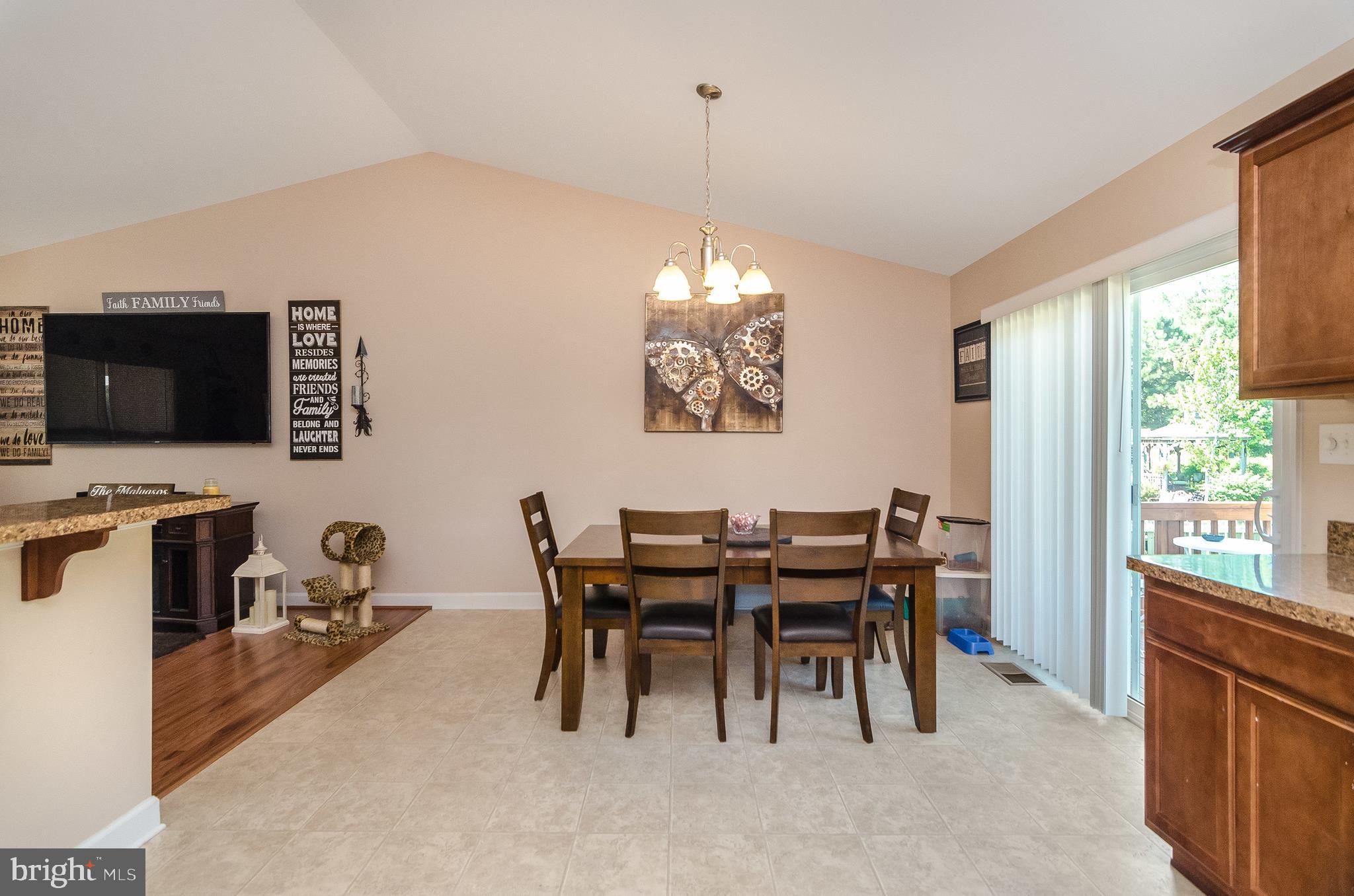 1593 Bowie Road Colonial Beach, VA 22443 - Photo 5 of 41 Dining area