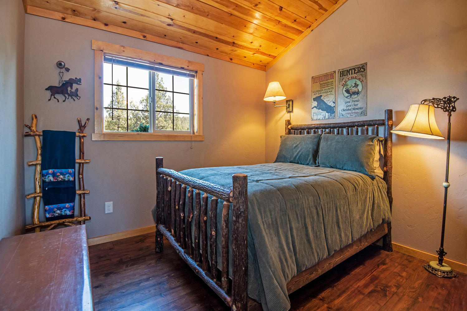 70587 Holmes Road Sisters, OR 97759 - Photo 19 of 31 21
