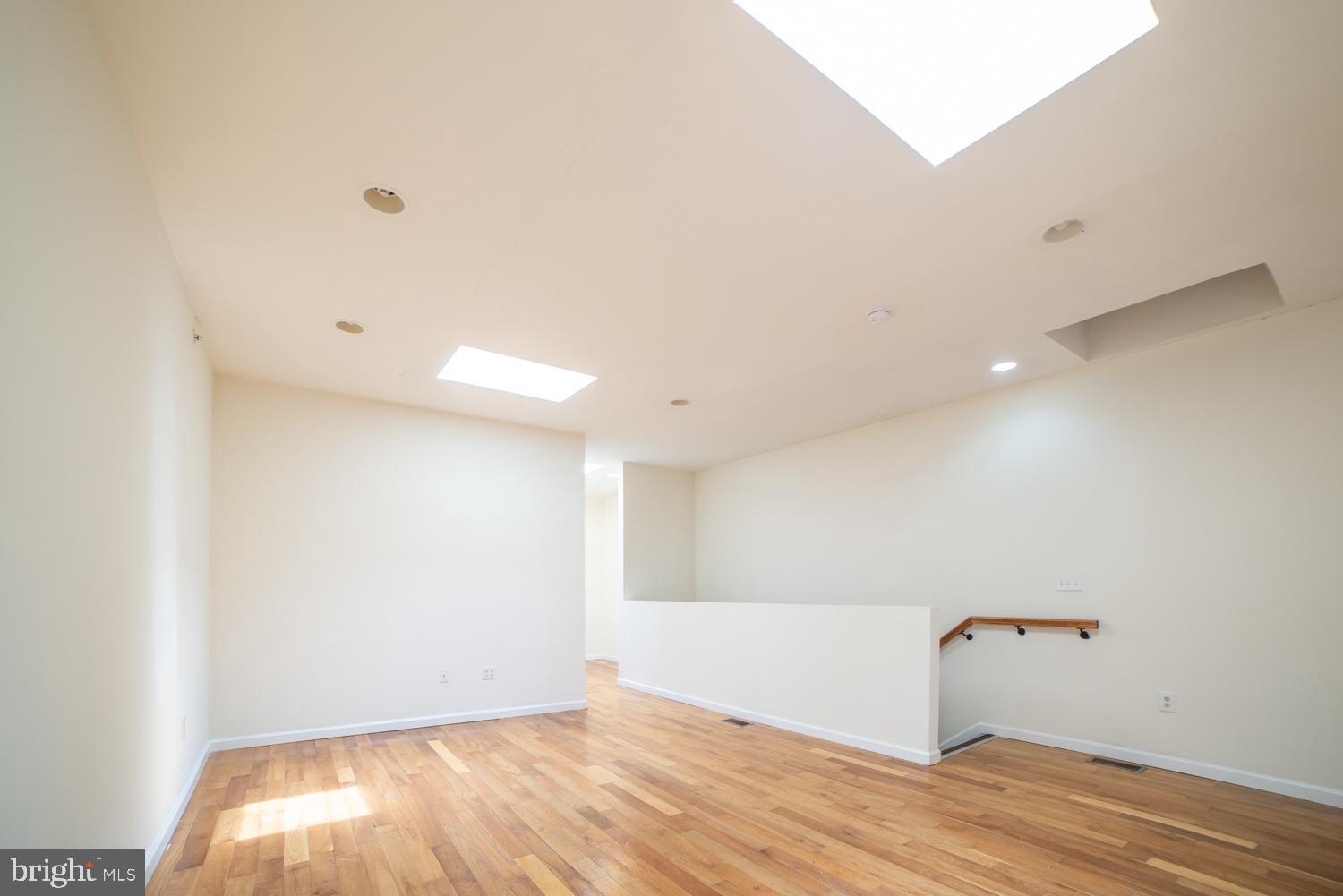 1830 North 16th Street, Unit 2 Philadelphia, PA 19121 - Photo 17 of 19 a view of room