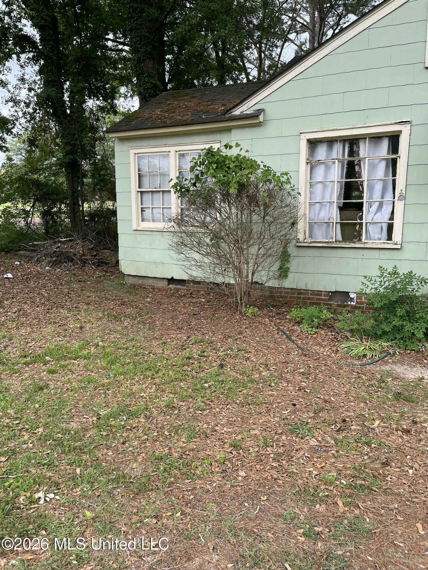 797 Avalon Road Jackson, MS 39206 - Photo 2 of 4 leftfronthalf