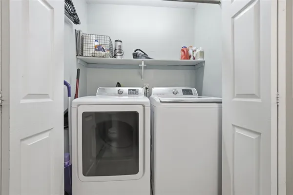 $235,000 | 39 Oak Park Road, Bloomington, IL 61701