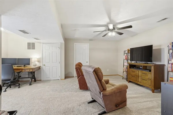 $235,000 | 39 Oak Park Road, Bloomington, IL 61701