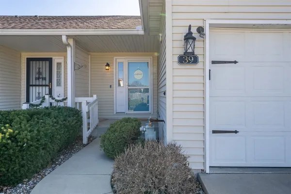 $235,000 | 39 Oak Park Road, Bloomington, IL 61701