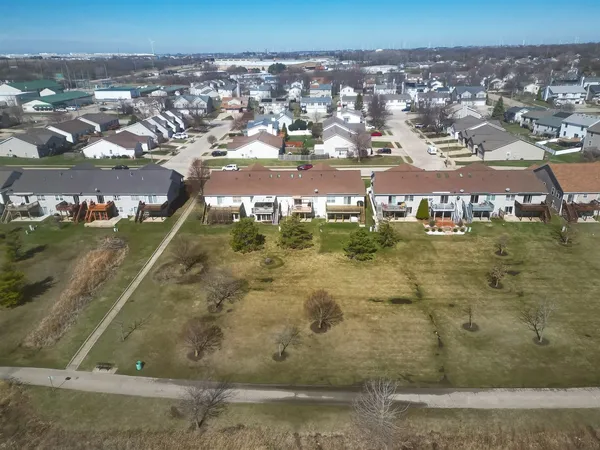 $235,000 | 39 Oak Park Road, Bloomington, IL 61701