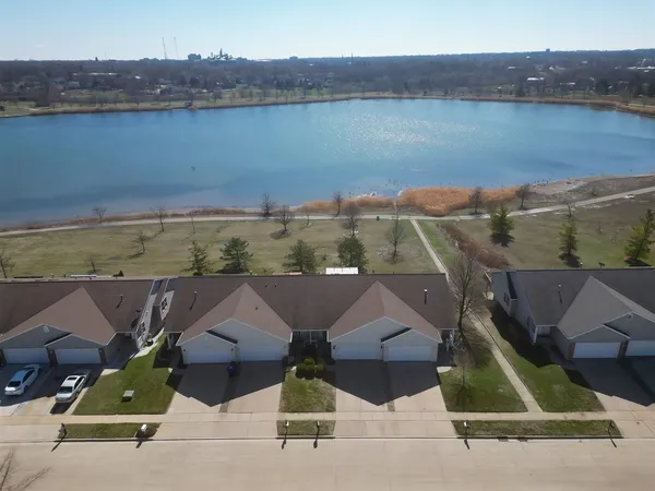 $235,000 | 39 Oak Park Road, Bloomington, IL 61701