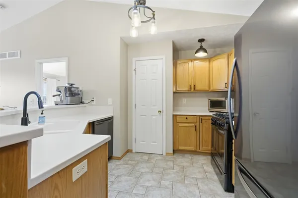 $235,000 | 39 Oak Park Road, Bloomington, IL 61701