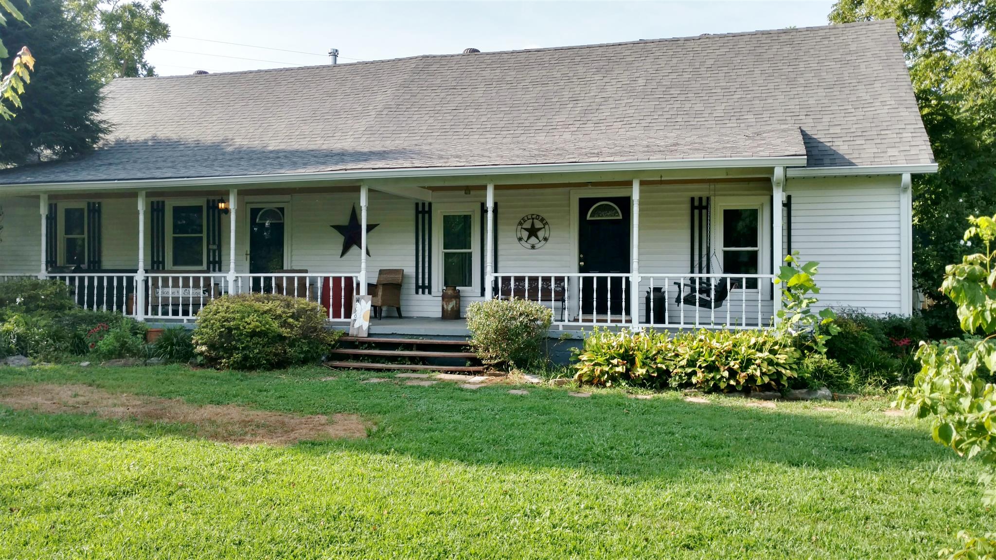 3661 Armstrong Road Springfield, TN 37172 - Photo 1 of 19 front view of a house with a yard