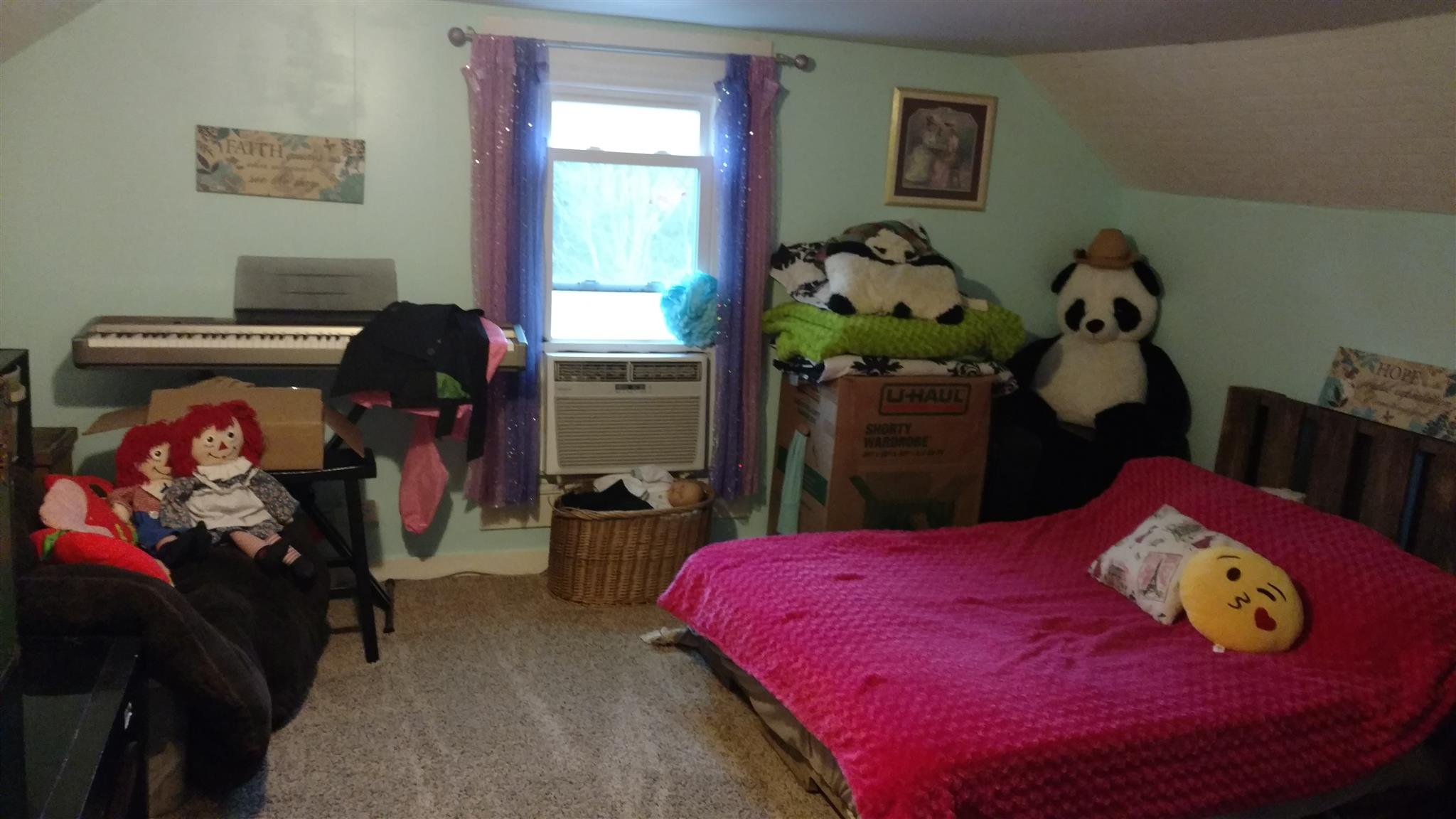 3661 Armstrong Road Springfield, TN 37172 - Photo 10 of 19 a bed room with a bed and a gym machine