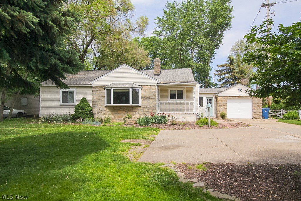6401 Stumph Road Cleveland, OH 44130 - Photo 1 of 35
