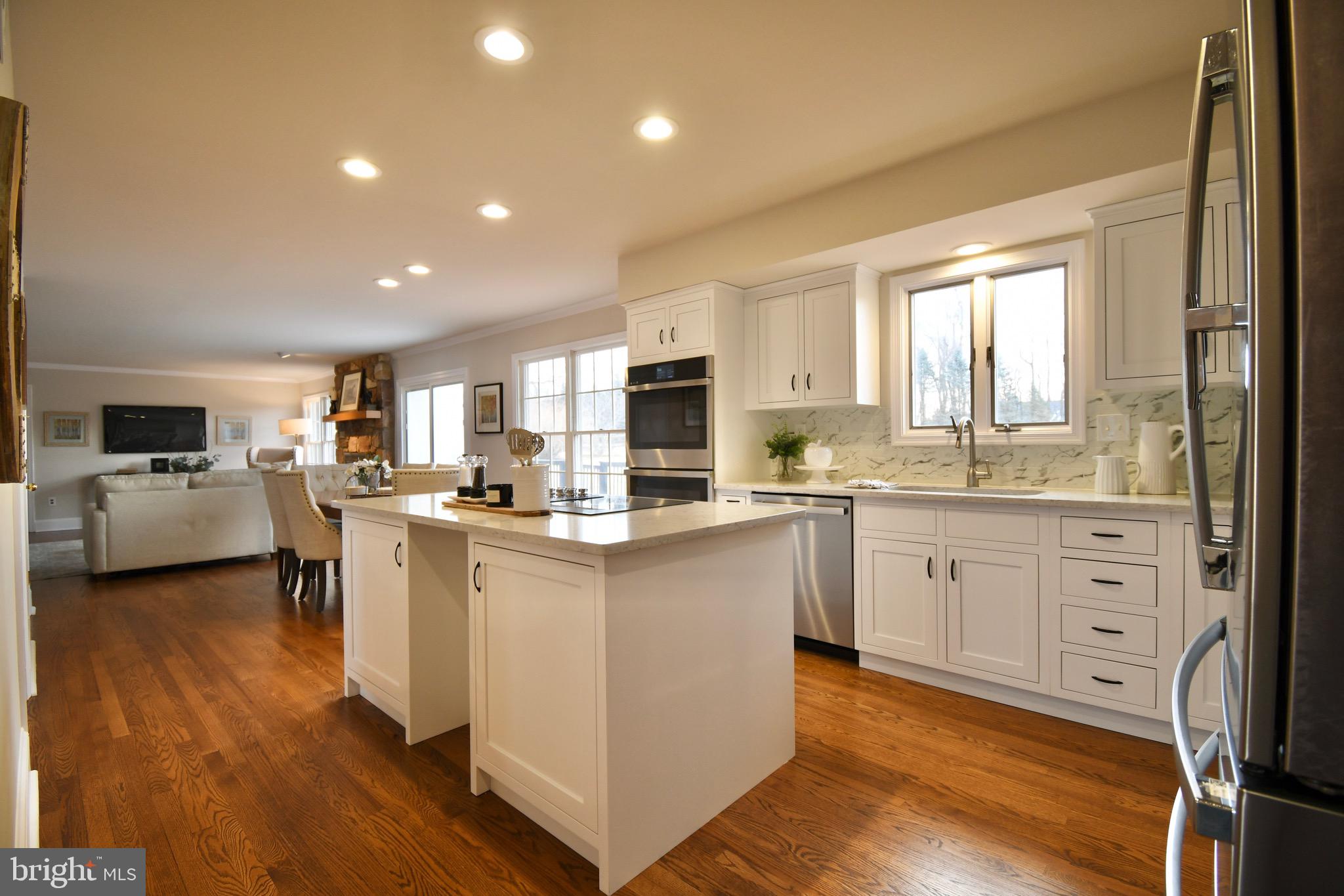 116 Three Ponds Lane Malvern, PA 19355 - Photo 18 of 40 Newly Renovated Eat-In Kitchen