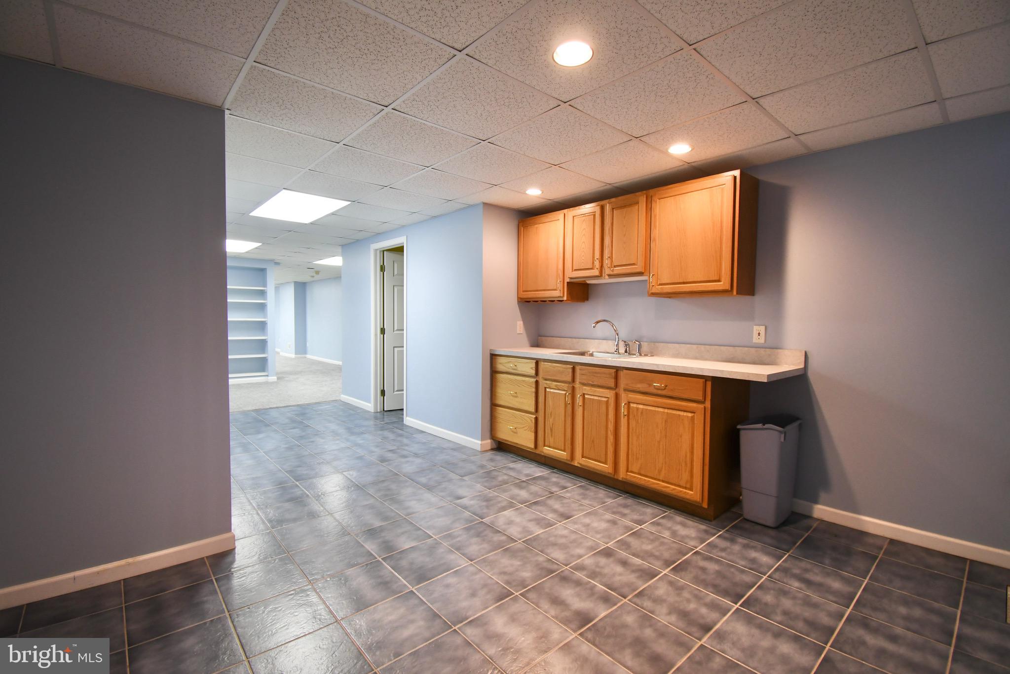 116 Three Ponds Lane Malvern, PA 19355 - Photo 31 of 40 Basement Wet Bar