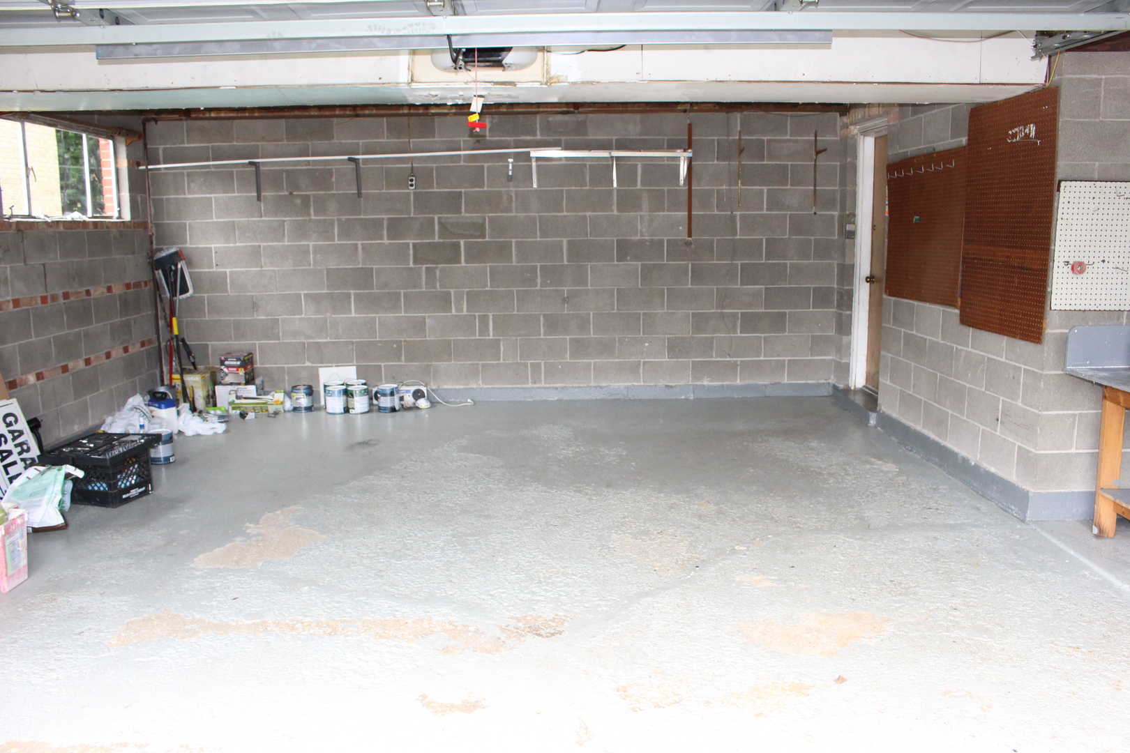 Undisclosed Address Elmhurst, IL 60126 - Photo 26 of 42 a bathroom with a bathtub