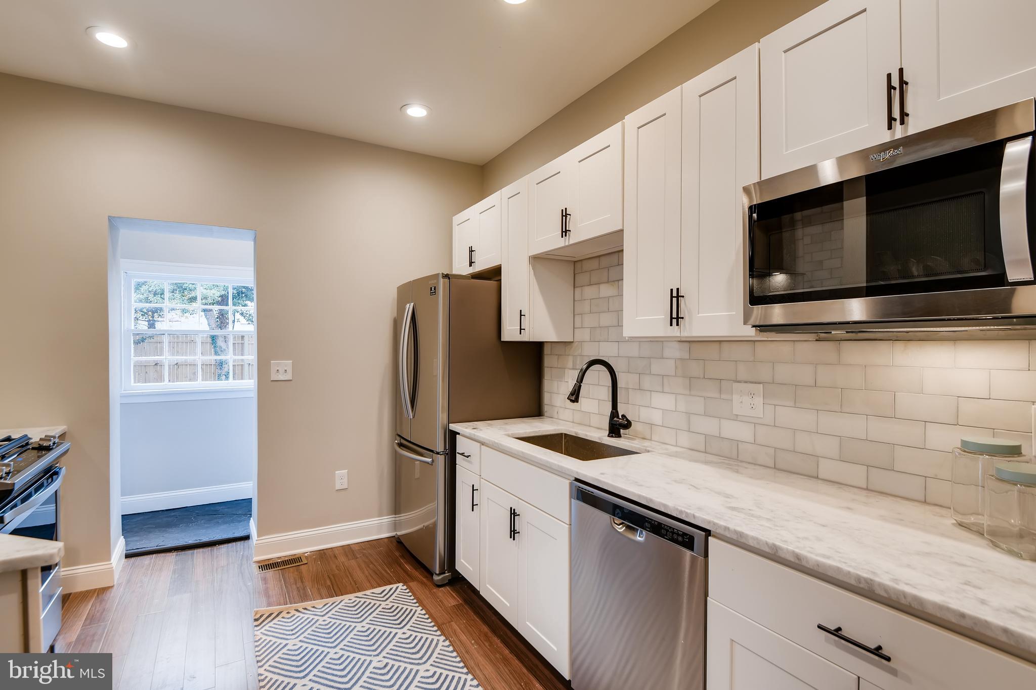 715 Berry Street Baltimore, MD 21211 - Photo 5 of 32