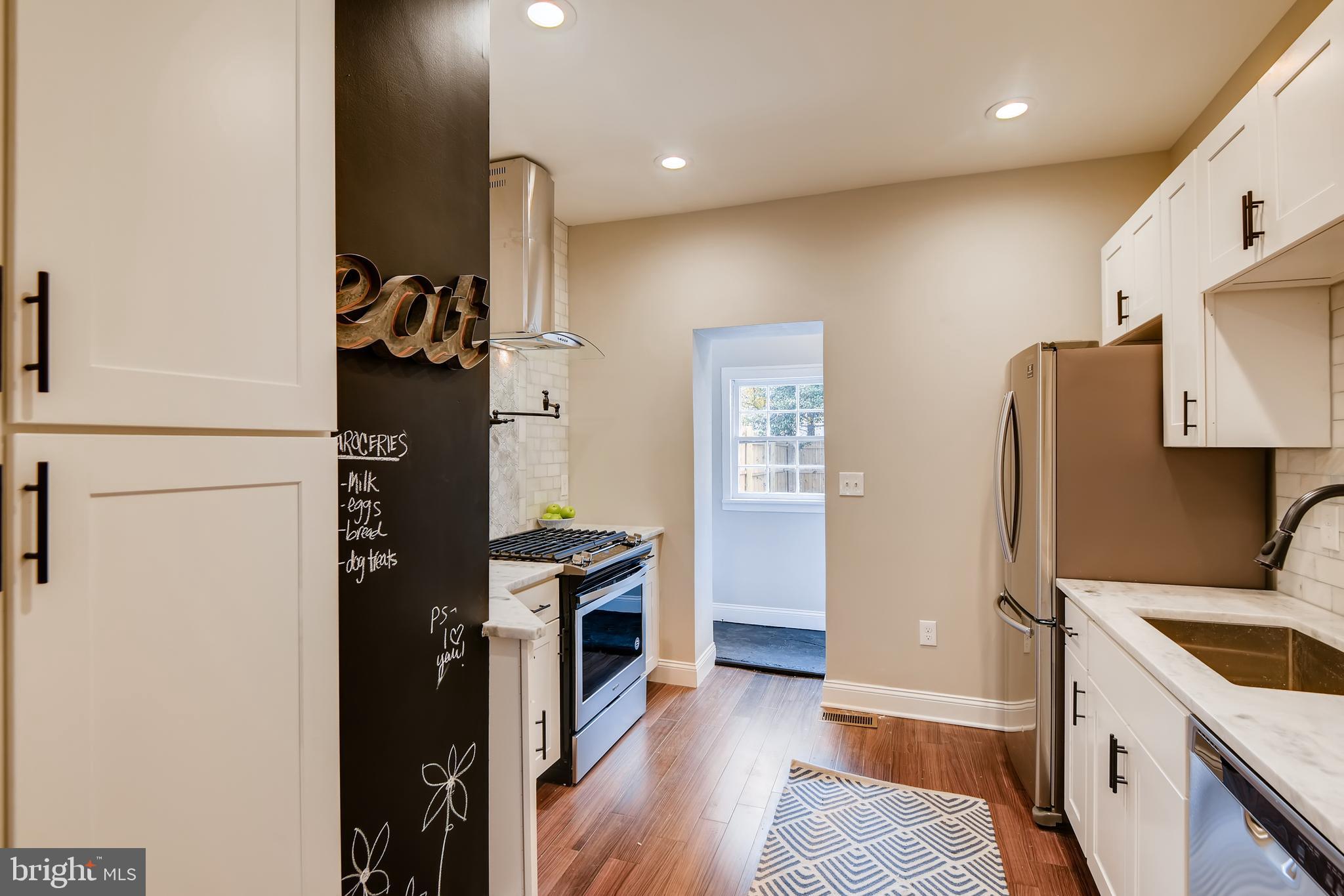 715 Berry Street Baltimore, MD 21211 - Photo 6 of 32